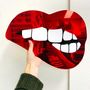 Other wall decoration - Bite Me – Bold mirror in the shape of shiny red lips - LA MISÉTO