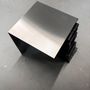 Tables basses - Table à café sculpturale en basalte noir et acier inoxydable [Tecton] - CASE STUDIOS