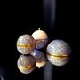 Cadeaux - Bougie Globe Bollywood au Santal - PONPON CURIOSITAS
