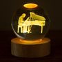 Cadeaux - Veilleuse verre gravée sur base en bois LED avec télécommande. - LIGHT ME UP