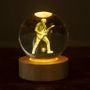 Cadeaux - Veilleuse verre gravée sur base en bois LED avec télécommande. - LIGHT ME UP