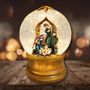 Crèches et santons - Boule à Neige LED avec Crèche – Sainte Famille, Paillettes et Lumière Chaleureuse - BLUE STAR B.V.