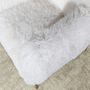 Fauteuils - Fauteuil en tissu blanc à poils longs - ANGEL CERDÁ