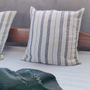Coussins textile - Housse de coussin tissée à la main | Tsiame beige à rayures bleues - SOLOKO