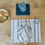 Sets de table - Set de table et serviette tissés à la main | Tsiame beige rayures bleu - SOLOKO