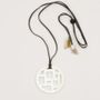 Bijoux - Pendentif damier bords libres laqué café crème - L INDOCHINEUR X RIVÊT