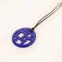 Bijoux - Pendentif damier bords libres laqué café crème - L INDOCHINEUR X RIVÊT