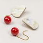 Bijoux - Boucles d'oreilles 2 parties pastille ronde corne et goutte laiton - L INDOCHINEUR X RIVÊT