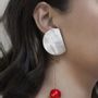 Bijoux - Boucles d'oreilles 2 parties pastille ronde corne et goutte laiton - L INDOCHINEUR X RIVÊT