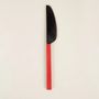Couverts & ustensiles de cuisine - Couteau à beurre en corne noire avec manche laqué rouge - L INDOCHINEUR X RIVÊT
