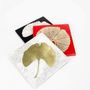 Glass - Trivet in white stone with brass ginkgo leaf - L INDOCHINEUR X RIVÊT