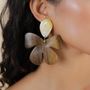 Bijoux - Boucles d'oreilles poussoir grosse fleur bois de roblès - Fioria - NATURE BIJOUX