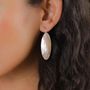 Bijoux - Boucles d'oreilles dormeuses nacre brune facettée - Skala - NATURE BIJOUX