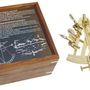 Objets de décoration - Avion, sphère, horloge, lampe, instrument nautique, tabouret... - TRADE WINDS