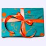 Cadeaux - Emballage Cadeau Réutilisable Satin Luxe – Un Baiser à Minuit - CARÉDEAU PAPIER CADEAU RÉUTILISABLE