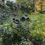 Floral decoration - Medium size funnel shaped glass flower for outdoor use in black colour with 1 meter stainless steel stem - CARNEOL GLASS