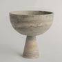 Plats et saladiers - SILVER TRAVERTINE PEDESTAL BOWL XL - KIWANO CONCEPT