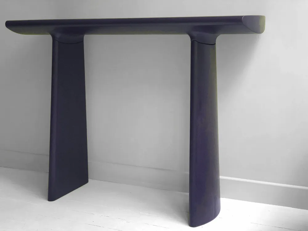 Consoles - Console Daiku en frêne teinté vernis / création Victoria Magniant - VICTORIA MAGNIANT POUR GALERIE V