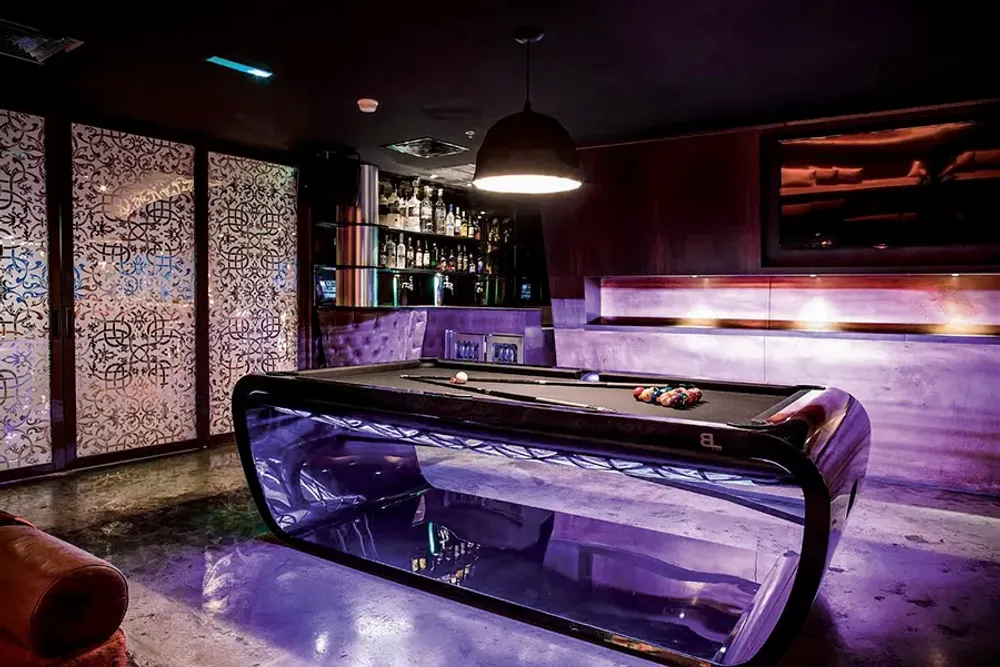 Objets design - Billard design Blacklight - BILLARDS ET BABY-FOOT TOULET