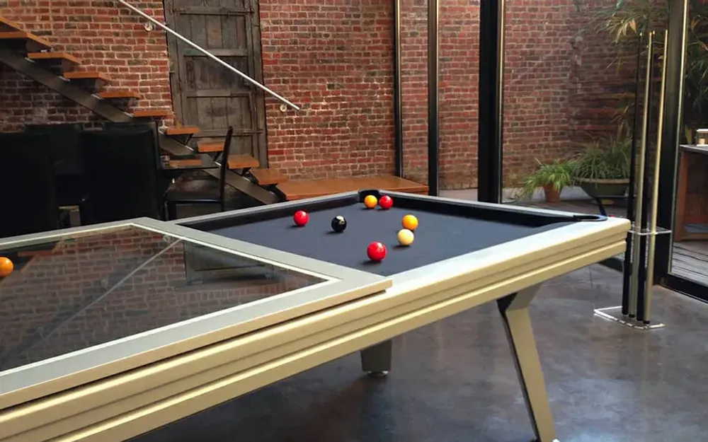 Objets de décoration - Billard moderne POP. - BILLARDS ET BABY-FOOT TOULET