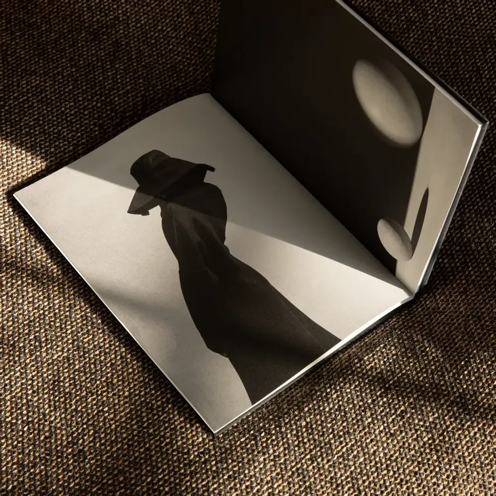 Office desks - The Reinvention of Forms | Book - NEW MAGS