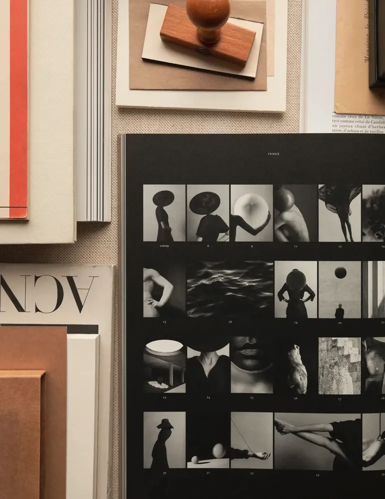 Office desks - The Reinvention of Forms | Book - NEW MAGS