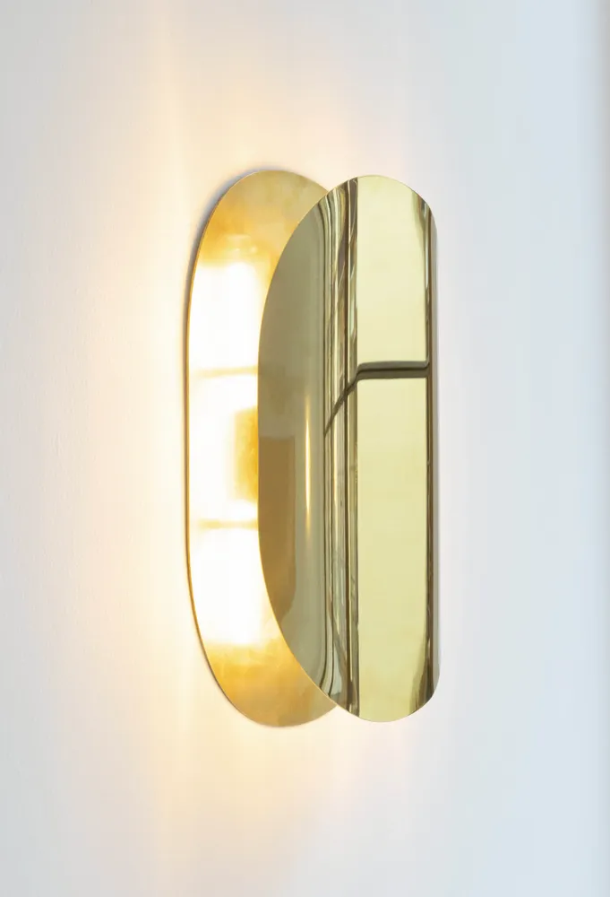 Aménagements pour bureau - Applique Astra en laiton brossé, Patine Blanche, LED 2000k Par Victoria Magniant - VICTORIA MAGNIANT POUR GALERIE V