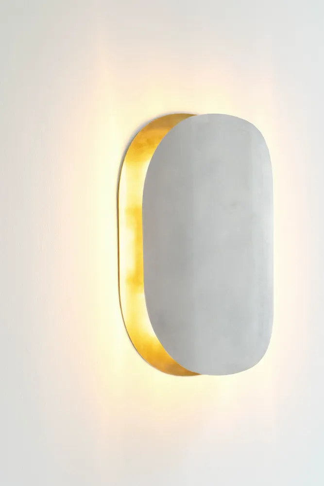 Aménagements pour bureau - Applique Astra en laiton brossé, Patine Blanche, LED 2000k Par Victoria Magniant - VICTORIA MAGNIANT POUR GALERIE V