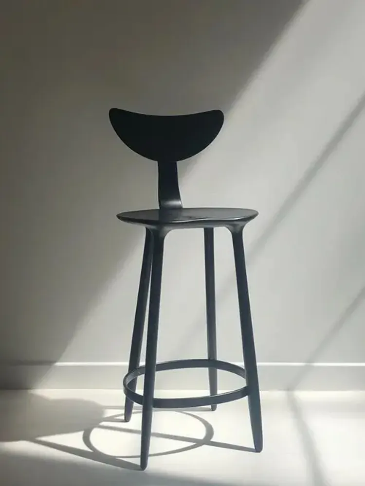 Meubles de cuisines  - Chaise de Bar Daiku en Frêne teinté par Victoria Magniant  - VICTORIA MAGNIANT POUR GALERIE V