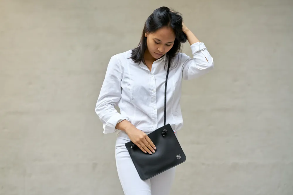 Sacs et cabas - SAC POCHETTE CUIR ANNA - AMWA AND CO