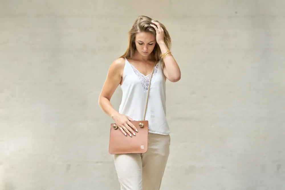 Sacs et cabas - SAC POCHETTE CUIR ANNA - AMWA AND CO