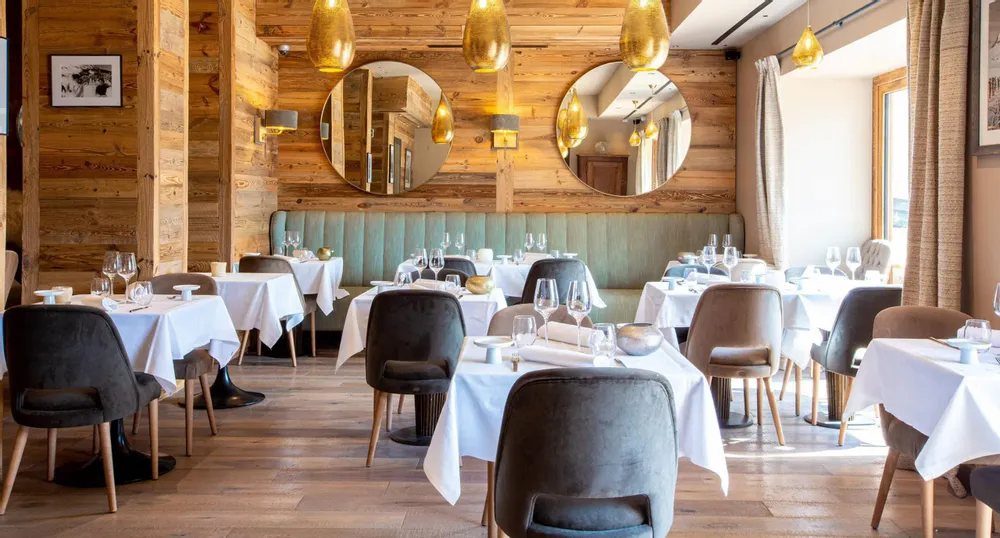 Chaises pour collectivités - Chaise Gom Hole Contemporain | Chaise - CREARTE COLLECTIONS