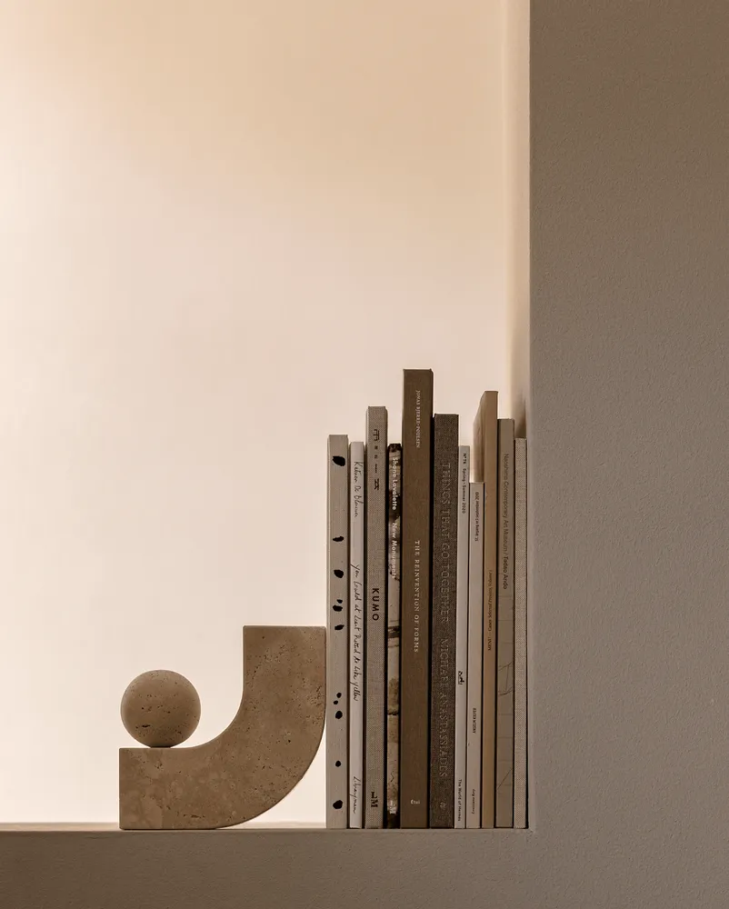 Hotel bedrooms - Caché Equi | Bookends - NEW MAGS