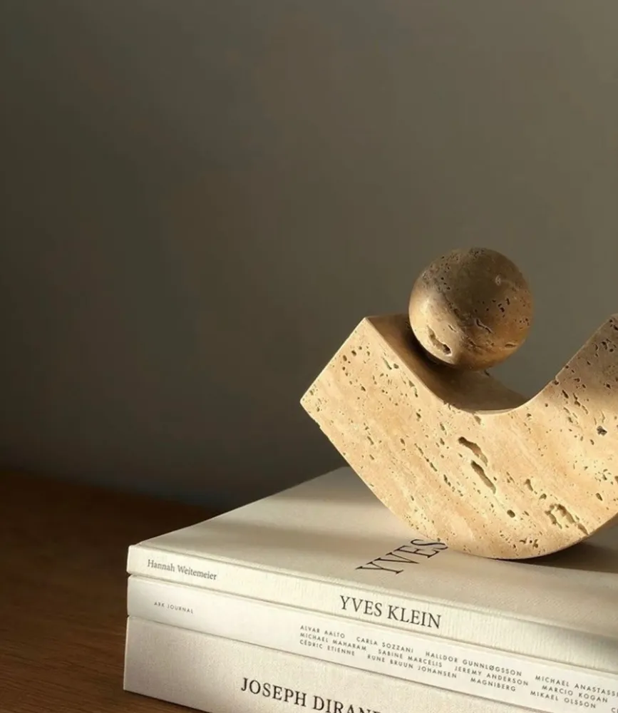 Hotel bedrooms - Caché Equi | Bookends - NEW MAGS