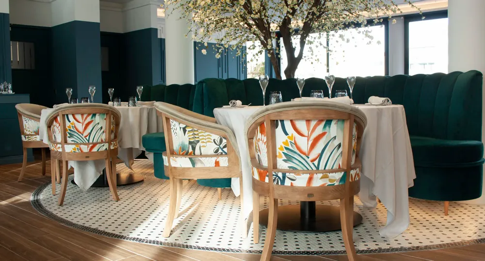 Chaises pour collectivités - Girona Chair Essence | Chaise - CREARTE COLLECTIONS