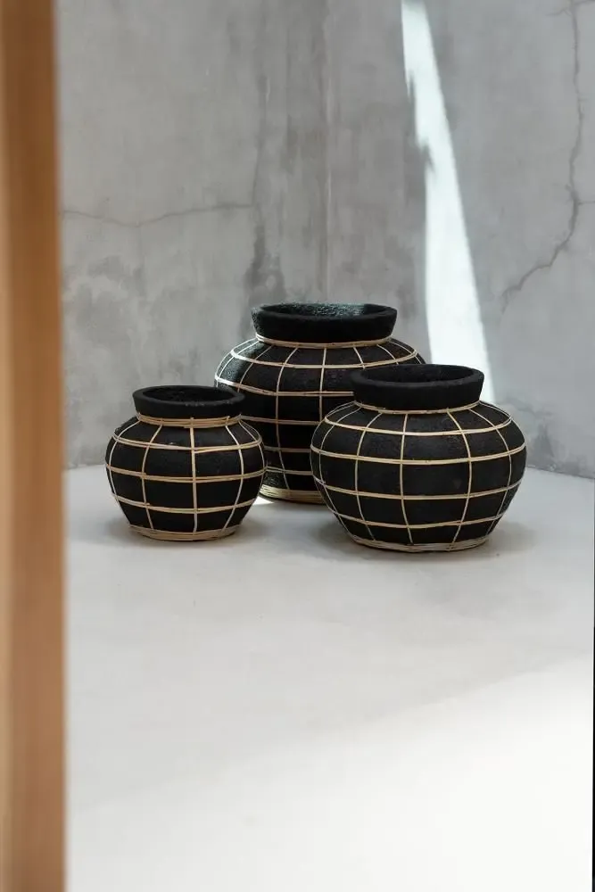 Vases - Le Vase Belly - Noir Naturel - L - BAZAR BIZAR LIVING