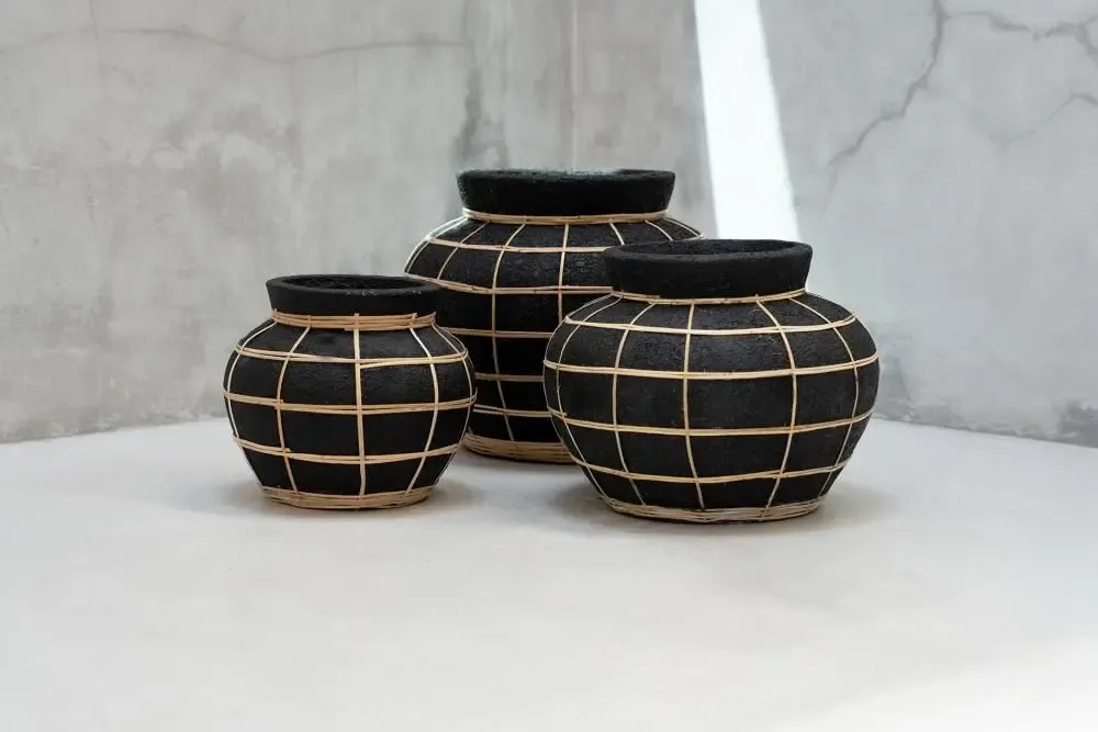 Vases - Le Vase Belly - Noir Naturel - L - BAZAR BIZAR LIVING