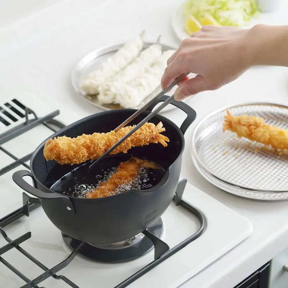 Saucepans  - Japanese black steel frying pot with a spout - Aikata/YOSHIKAWA collection - ABINGPLUS