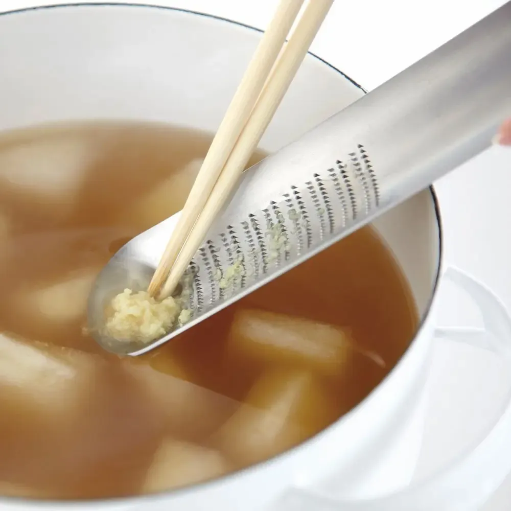 Ustensiles de cuisine - Râpe Oros Grater M en acier inoxydable - collection EAtoCO / YOSHIKAWA - ABINGPLUS