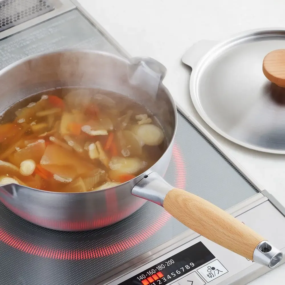 Casseroles - Casserole de 20 cm, en acier inoxydable, avec deux becs verseurs - collection Aikata / YOSHIKAWA - ABINGPLUS