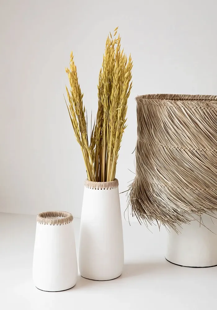 Vases - The Sneaky Vase - White Natural - L - BAZAR BIZAR LIVING