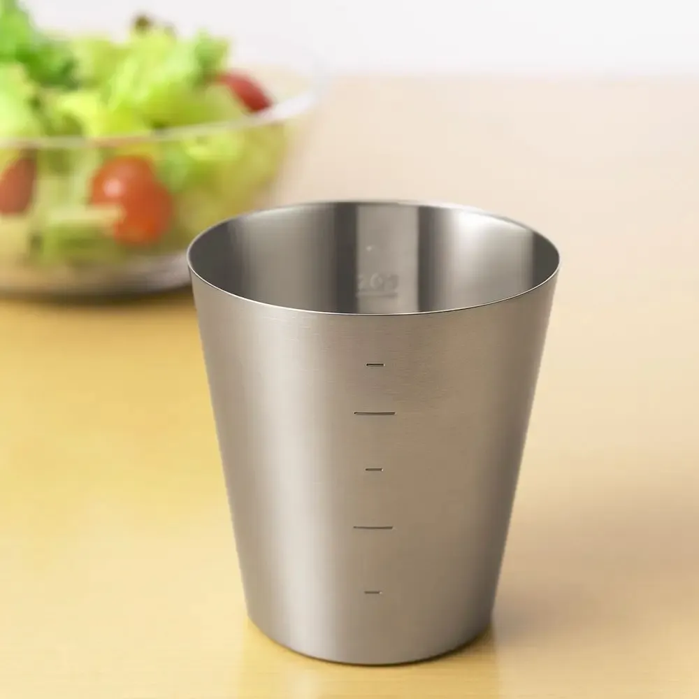 Ustensiles de cuisine - Tasse à mesurer de cuisine en acier inoxydable - collection EAtoCO / YOSHIKAWA - ABINGPLUS