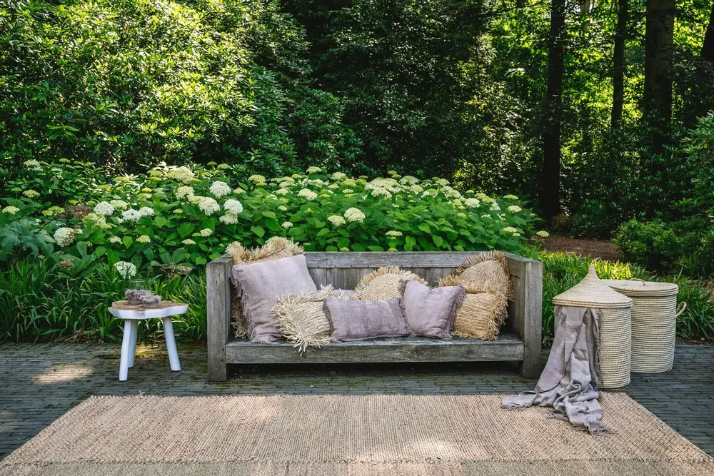 Coussins - La Housse De Coussin Oh My Gee - Velours Béton - 40x40 - BAZAR BIZAR LIVING