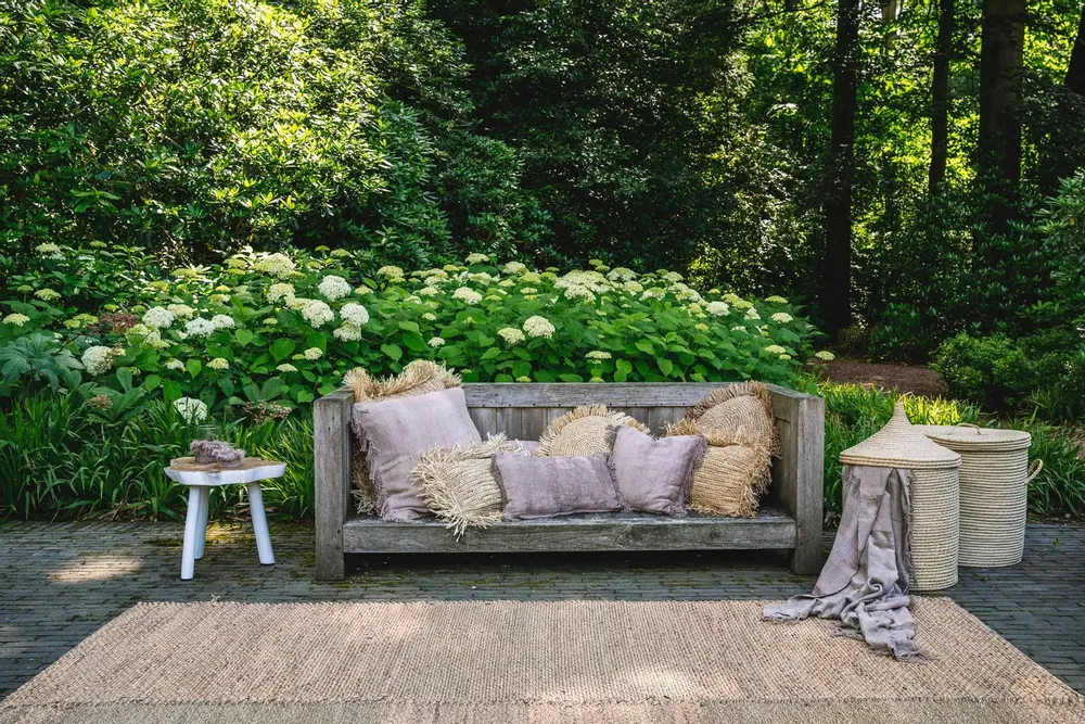 Coussins - La Housse De Coussin Oh My Gee - Velours Béton -35x100 - BAZAR BIZAR LIVING