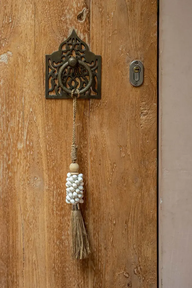 Decorative objects - The Cowrie and Raffia Tassel - Natural - BAZAR BIZAR LIVING