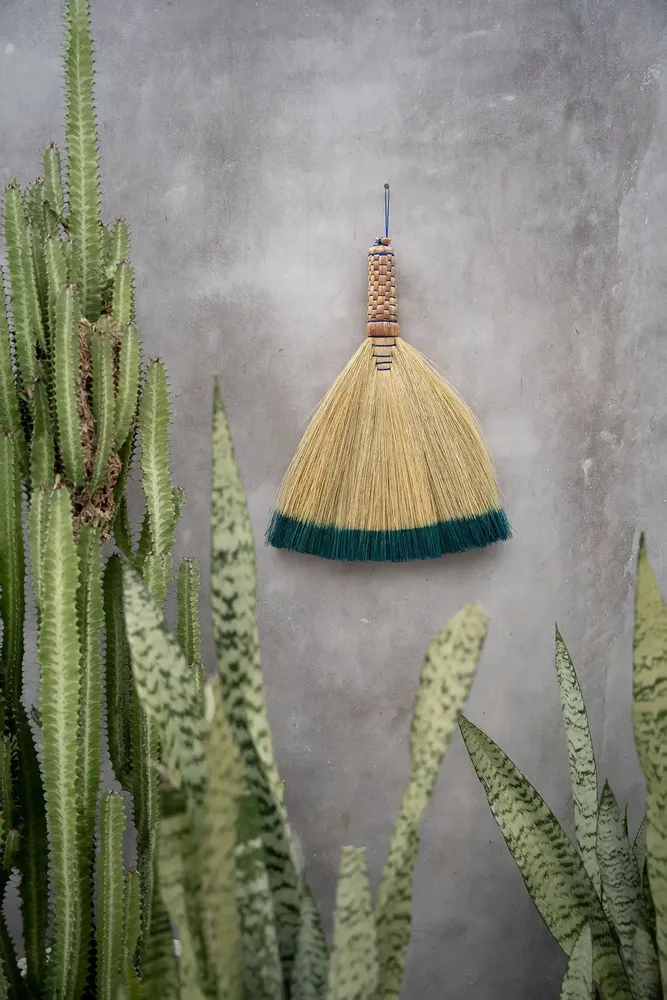 Objets de décoration - Sweeping Brush - Turquoise Naturel - BAZAR BIZAR LIVING