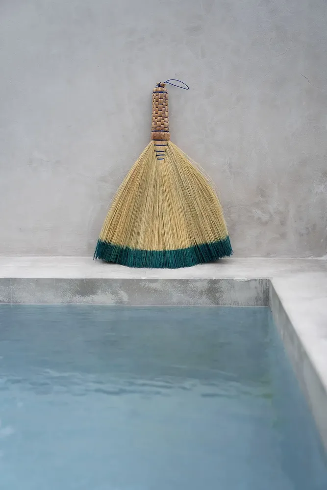 Objets de décoration - Sweeping Brush - Turquoise Naturel - BAZAR BIZAR LIVING