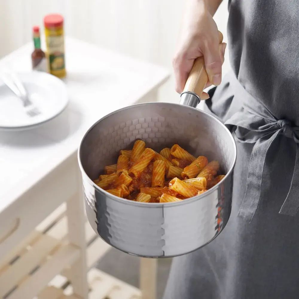 Casseroles - Marmite de 18 cm en acier inoxydable, martelée avec son couvercle  - collection Yukihira / YOSHIKAWA - ABINGPLUS