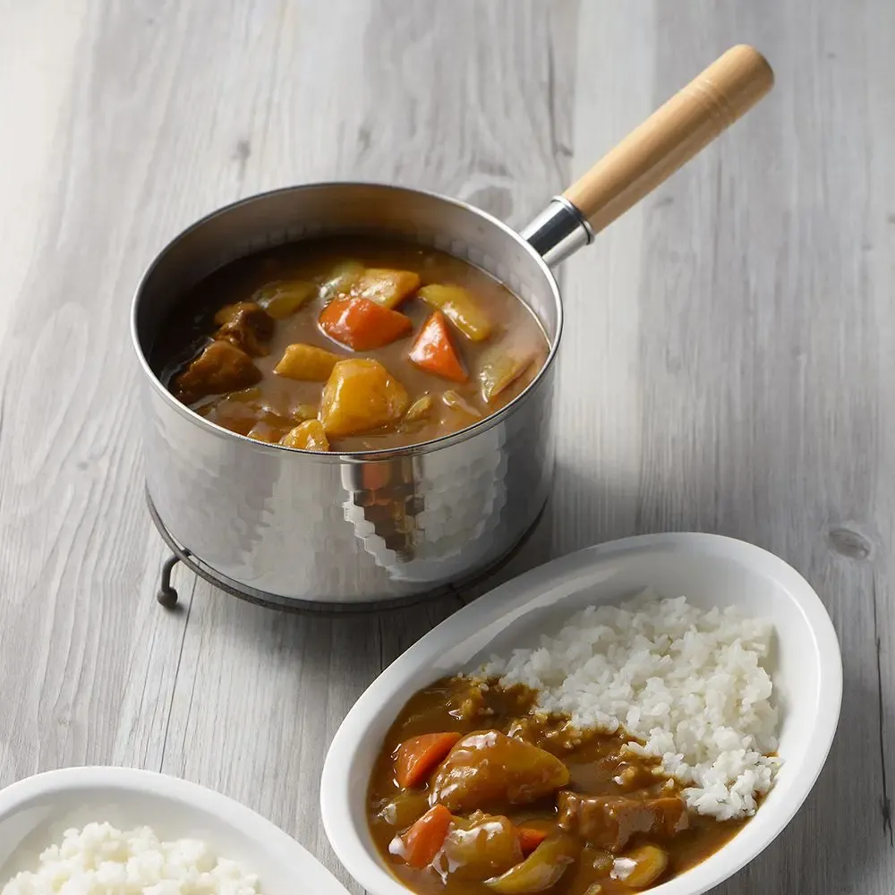 Casseroles - Marmite de 18 cm en acier inoxydable, martelée avec son couvercle  - collection Yukihira / YOSHIKAWA - ABINGPLUS