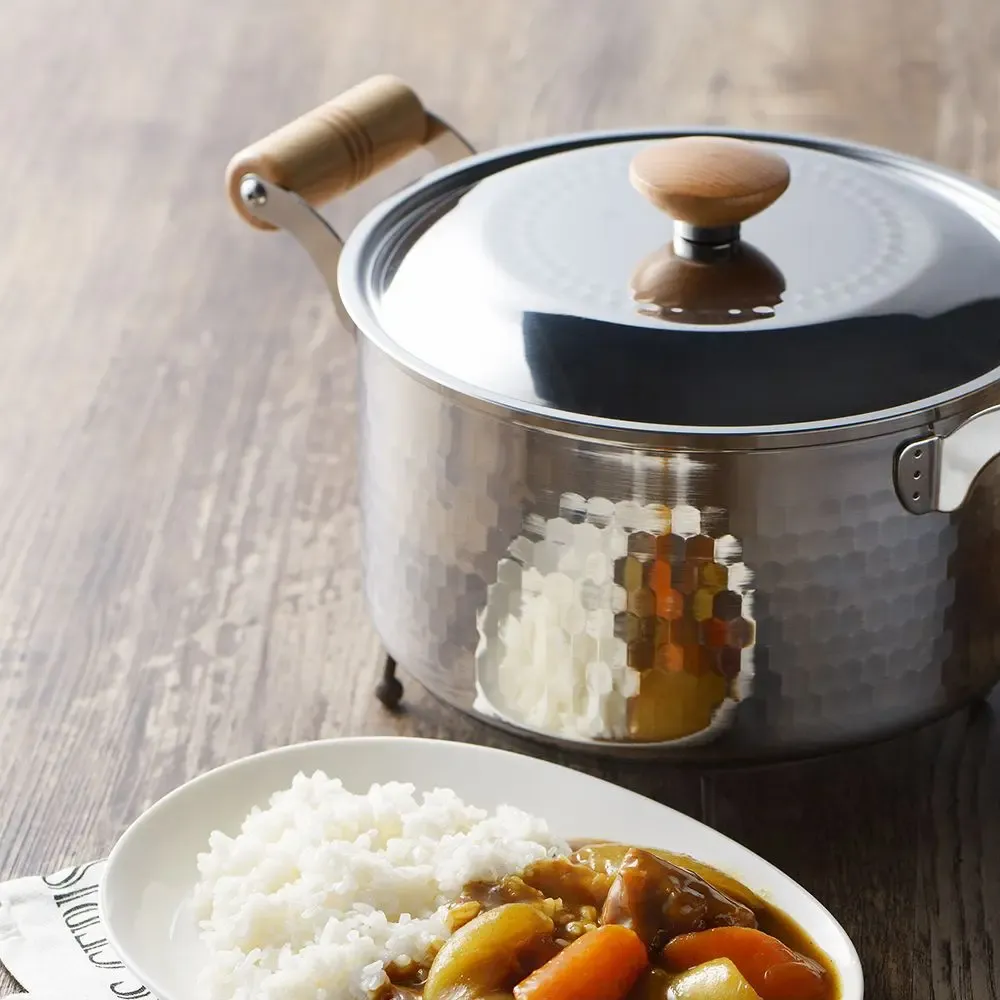 Casseroles - Marmite de 22 cm en acier inoxydable, martelée avec son couvercle - collection Yukihira / YOSHIKAWA - ABINGPLUS